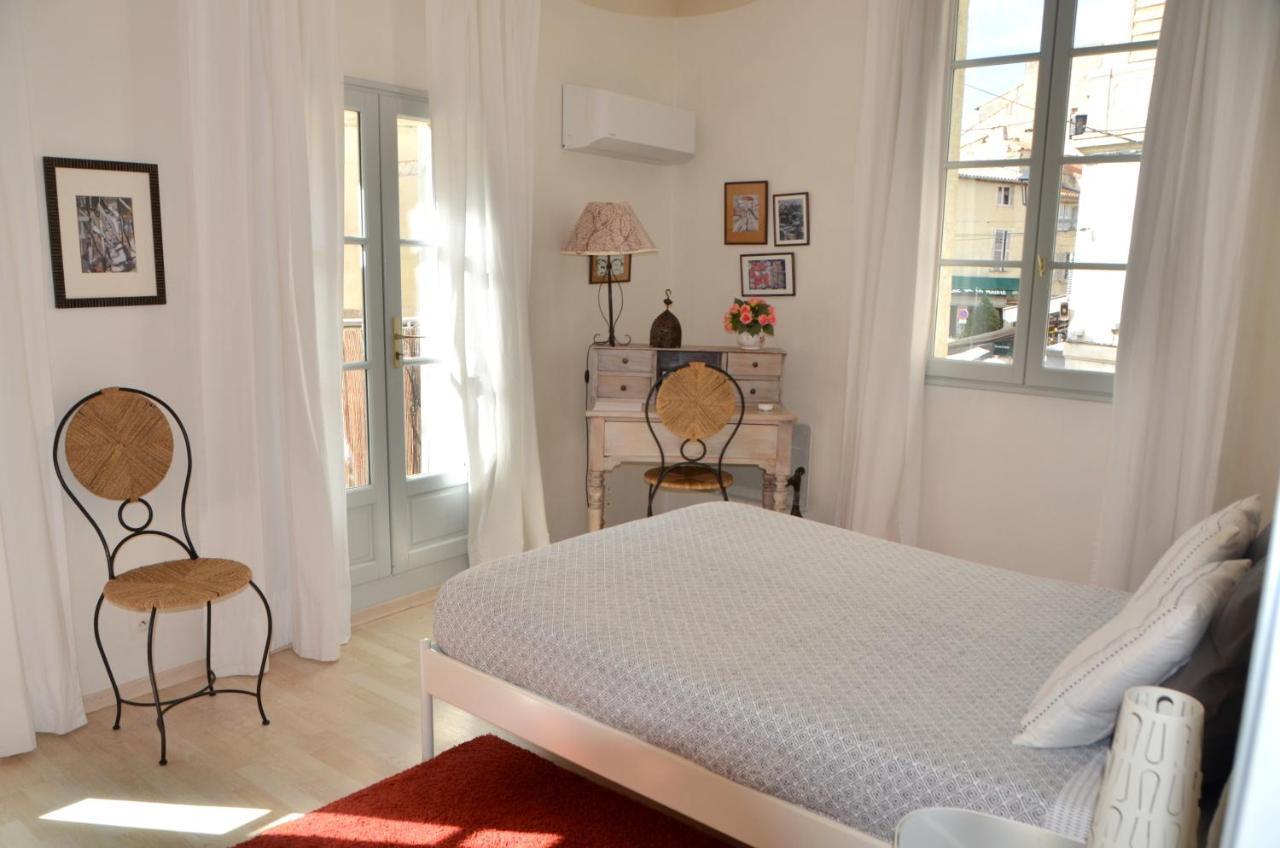 Bel Appartement Villeneuve Les Avignon Exterior photo